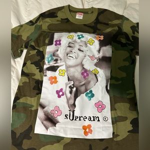Supreme T-shirt